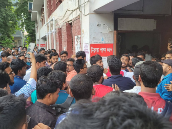 Three students, including one accused of being a former activist of the now-banned Bangladesh Chhatra League (BCL), were allegedly assaulted by leaders and activists of the Rajshahi University Central Students' Union (Rucsu) and the university unit of Islami Chhatra Shibir on Monday. Photo: Star