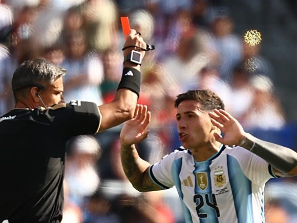 Enzo Fernandez World Cup final red card