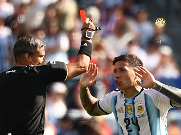 Enzo Fernandez World Cup final red card