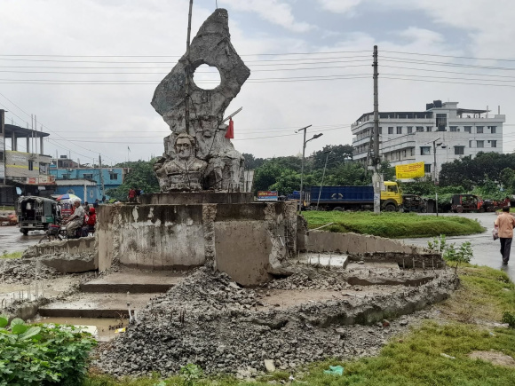 Jhenaidah Bir Sreshtha Hamidur Rahman monument latest update