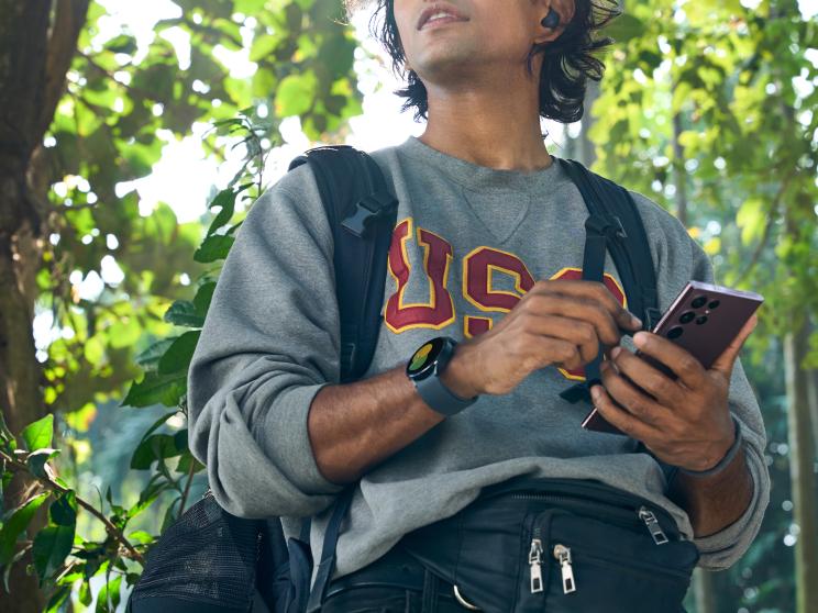 Living out of a suitcase: Behind the camera of Nadir On The Go