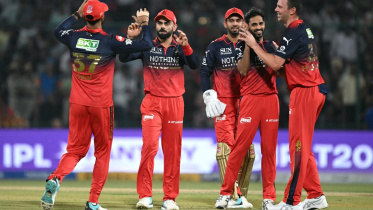 AFP__20260427__A94C7Q6__v1__MidRes__CricketIndIplT20DelhiBengaluru.jpg
