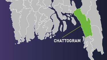 Battery-run rickshaw drivers protest in Chattogram
