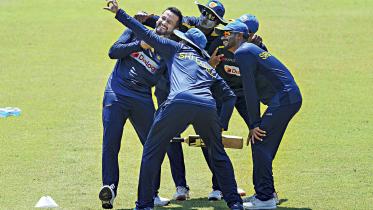 Dimuth-Karunaratne.jpg