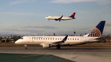 united-express-plane.jpg