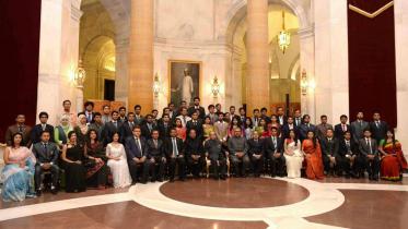 Bangladeshi-youth-delegation-web.jpg