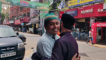 bangladeshi_tourists_in_kolkata-5.jpg