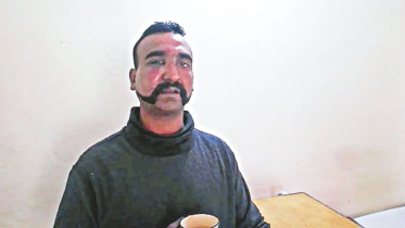 captured Indian pilot.jpg