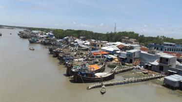 Coastal-fishermen-face-triple-blow.jpg