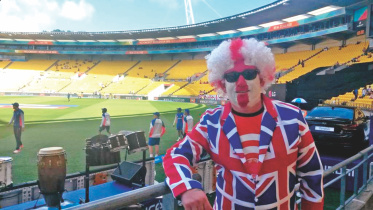 eng fans.jpg