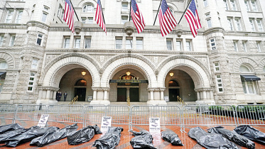 fake-body-bags-usa.jpg