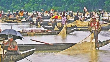 fishing in halda 1.jpg