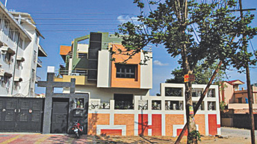 house dhoni.jpg