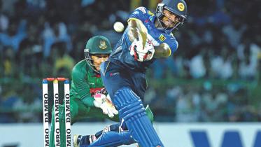 kusal perera.jpg