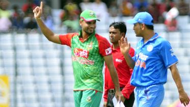 Mash-Dhoni-1.jpg-NS.jpg