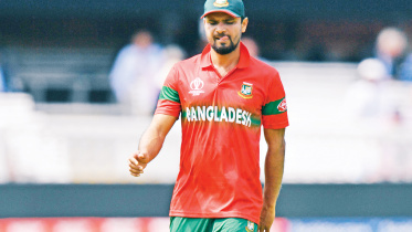 Bangladesh Captain Mashrafe Bin Mortaza fielding in Bangladesh vs Pakistan match