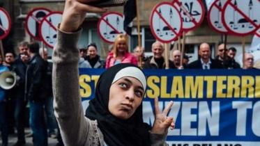 muslim-girl-1WB.jpg