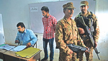 pak polls 1.jpg