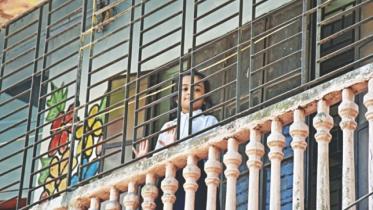 waiting_for_school_0.jpg