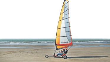 water_sports_at_coxs_bazar_03.jpg