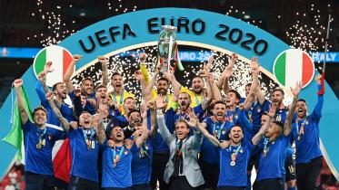italy_trophy_1.jpg