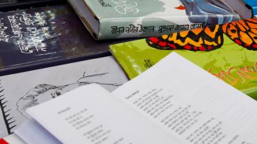 sis_book_fair_20120215_0039_1.jpg