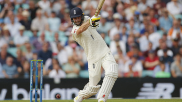 woakes.jpg