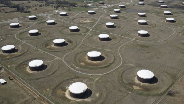 oil-rises-towards.jpg