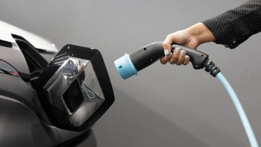 hybrid-car-sales-.jpg