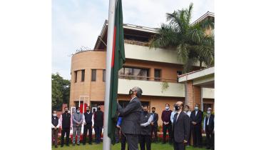 flag_hoisting_wb.jpg