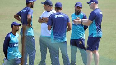 cricketers_no_bio_bubble.jpg