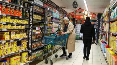 uk-shoppers.jpg
