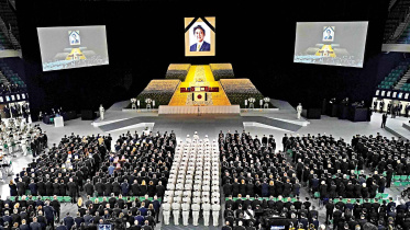 japan-farewell-abe.jpg
