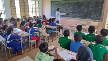 lone-teacher-struggling.jpg