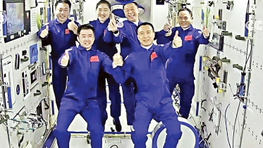 astronaut.jpg