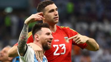 messi_and_e.martinez.jpg