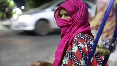 women_waiting_for_relife_at_shajhanpur_area_april_29122022_f6f6_afi.jpg
