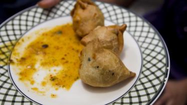 A plate of shingara