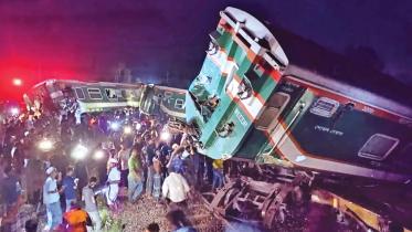 sonar bangla express crashes 