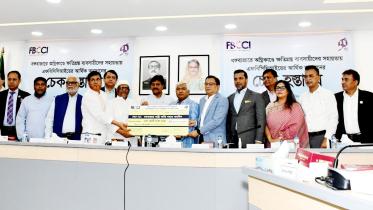 FBCCI hands over Tk 1 crore donation to Bangabazar fire victims
