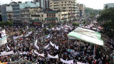 AL rallies