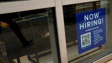 us-jobless-claims-fall.jpg