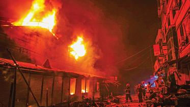 mohammadpur-krishi-market-fire-1.jpg