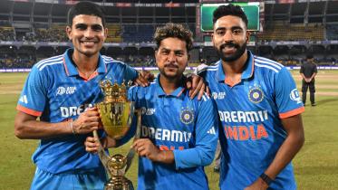 siraj-kuldeep-gill.jpg