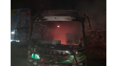 Bus torched in Jatrabari
