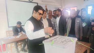 Ferdous Ecstatic as PM and Daughter Vote for Him