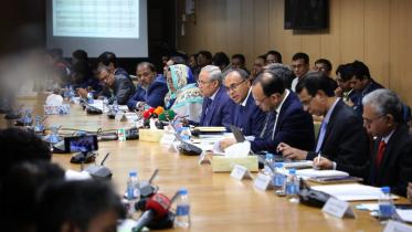 BB to adopt crawling peg to curb exchange rate volatility 