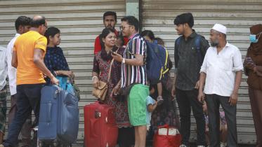 Transport strike in Ctg: Passengers suffer amid heatwave