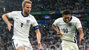 afp_20240630_36234vn_v3_preview_topshotfbleuro2024match40engsvk.jpg