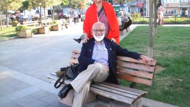 Asma Abbasi with her husband, Mustafa Zaman Abbasi. Photo: Collected